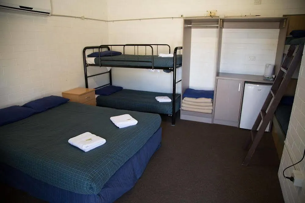 Hotel Greenleigh Central Canberra Motel